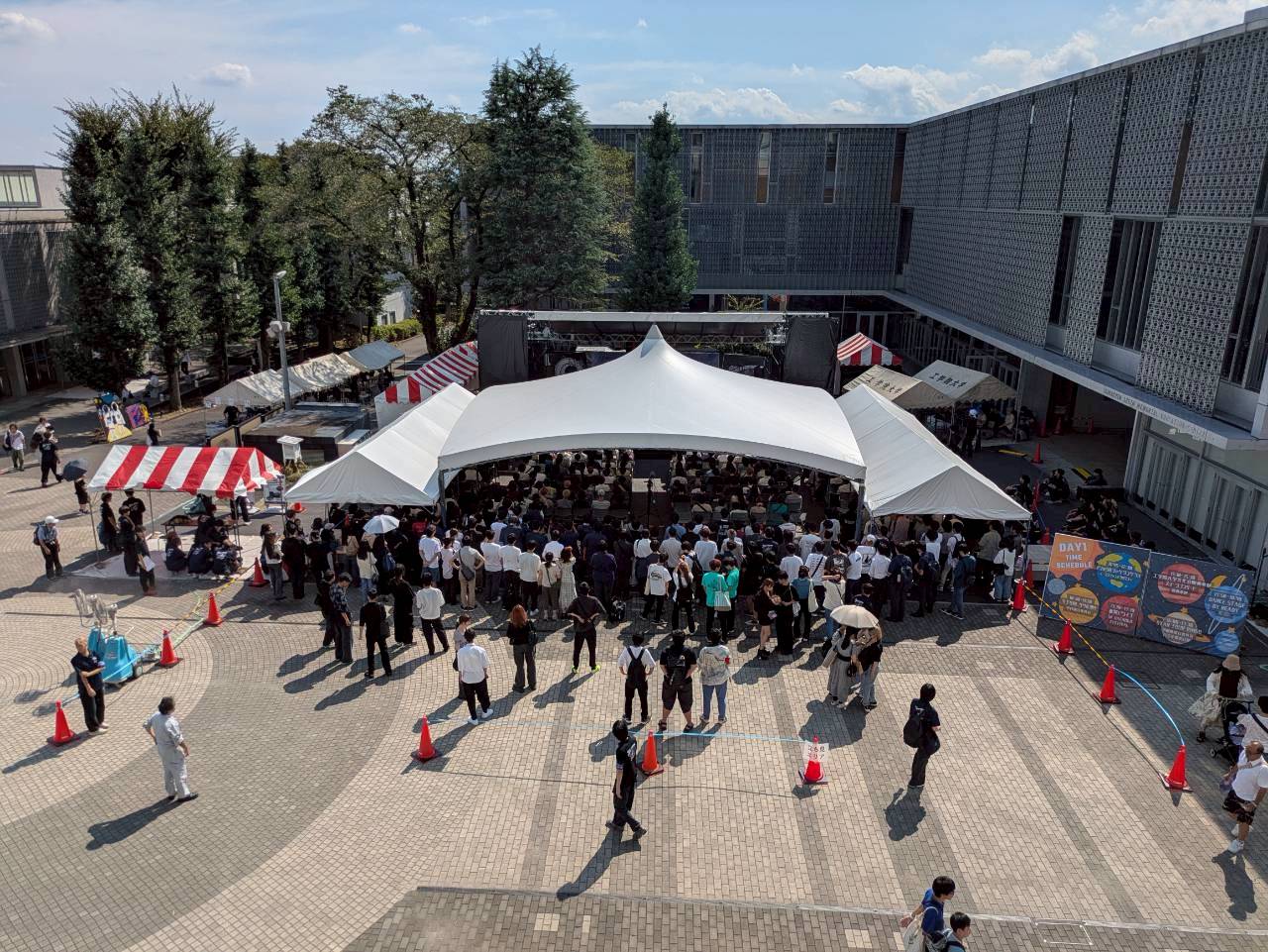 64th 学園祭の様子の写真